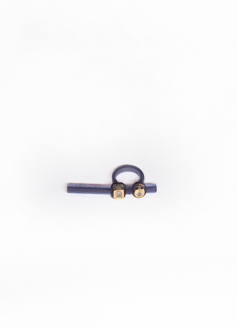 JVxTH - BAR SMOKY RING