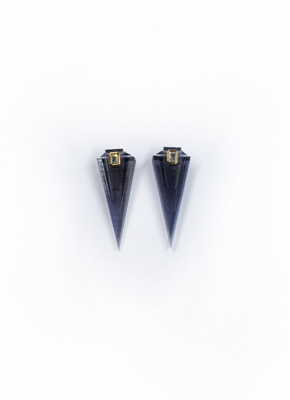 JVxTH - L SMOKY EARRINGS