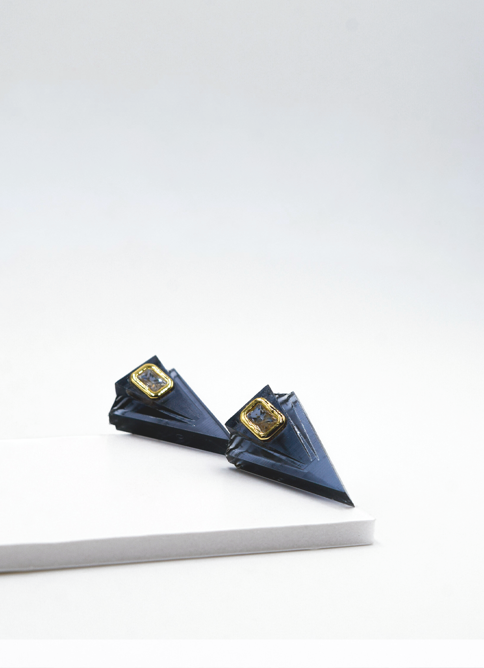 JVxTH - S SMOKY WARRINGS