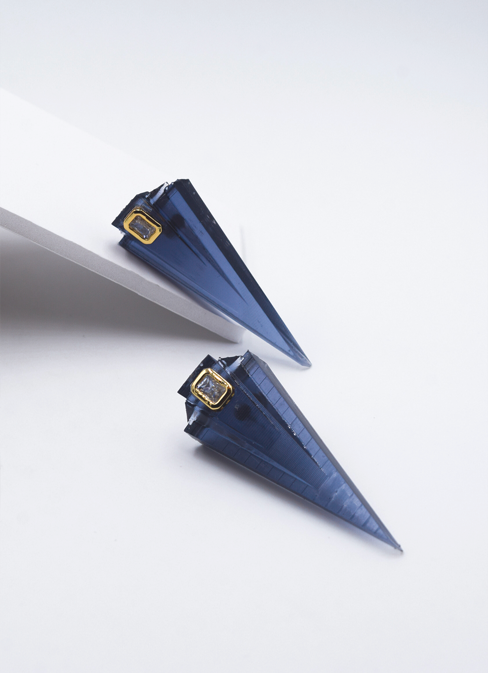 JVxTH - L SMOKY EARRINGS